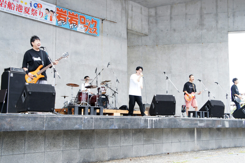 2024.7.28 SUN
岩岩ロックフェス
GGRF
岩船港夏祭り